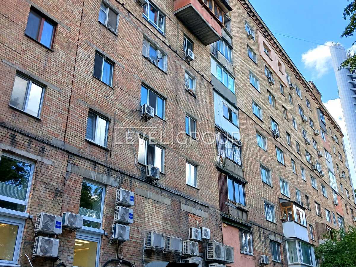 Lesia Ukrainka Blvd., 3