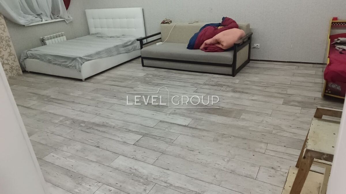 name_en