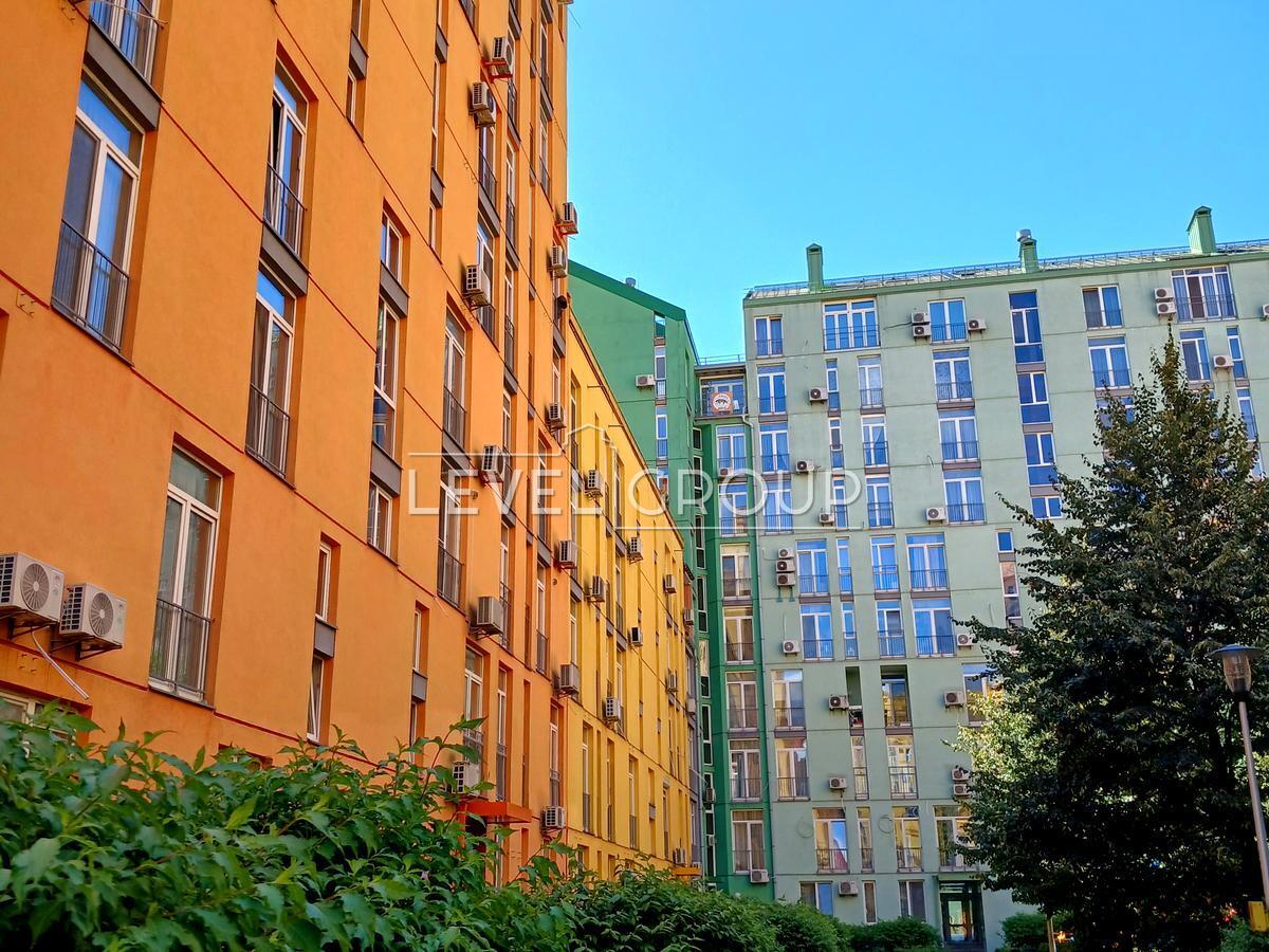 Регенераторна вул., 4