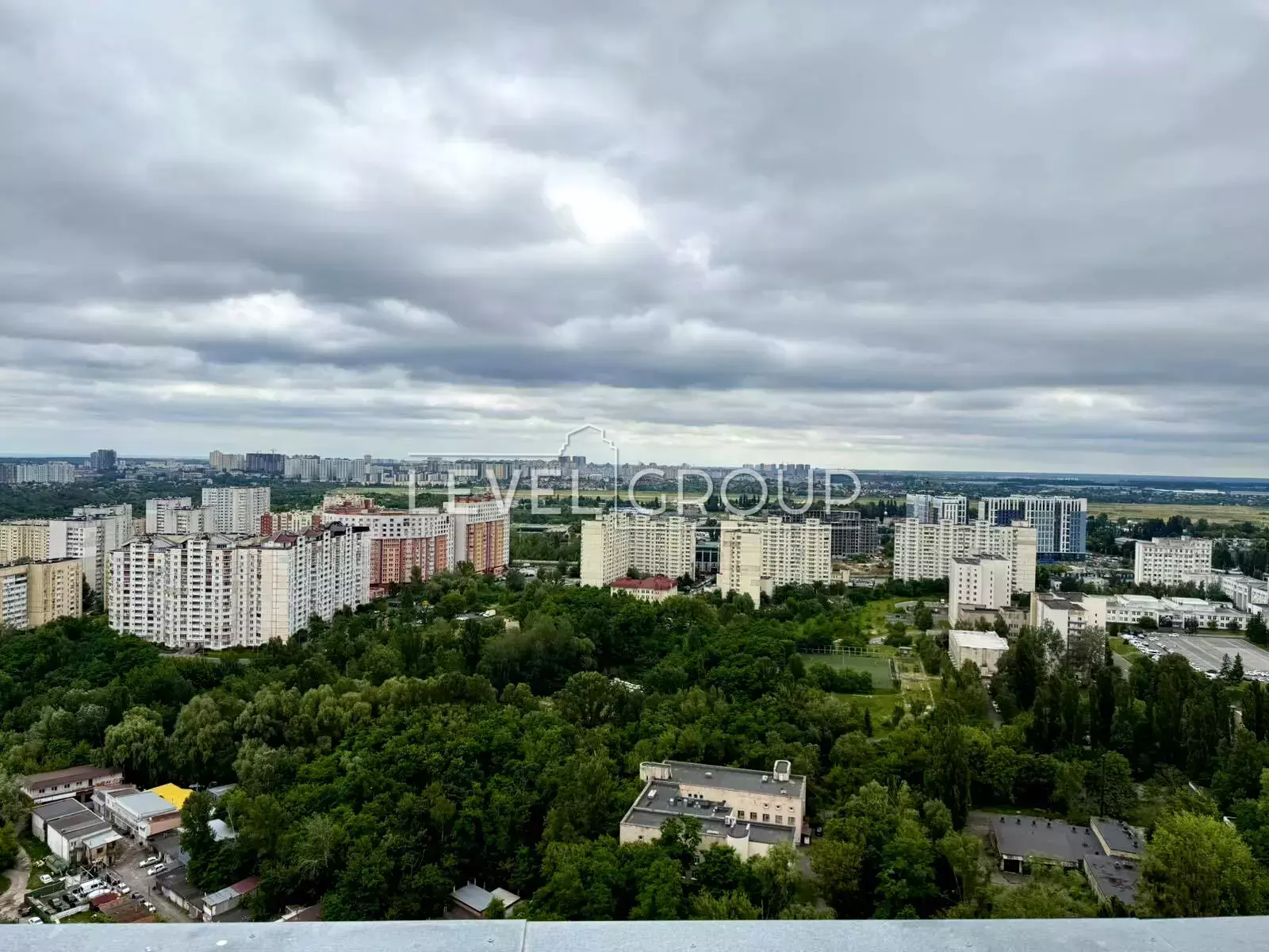 Valery Lobanovsky Ave. (Chervonozoryany), 4g