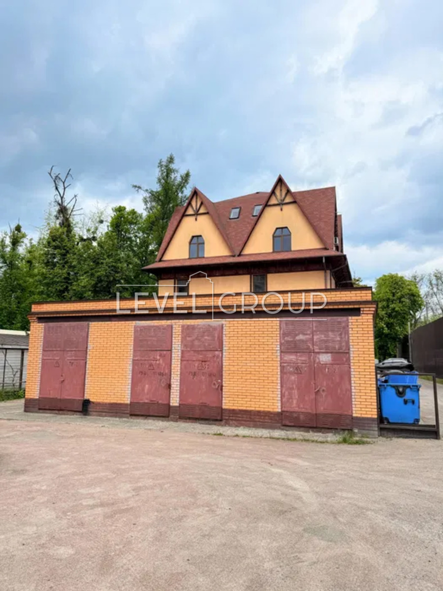 Берестейське шосе (Брест-Литовське), 8-а