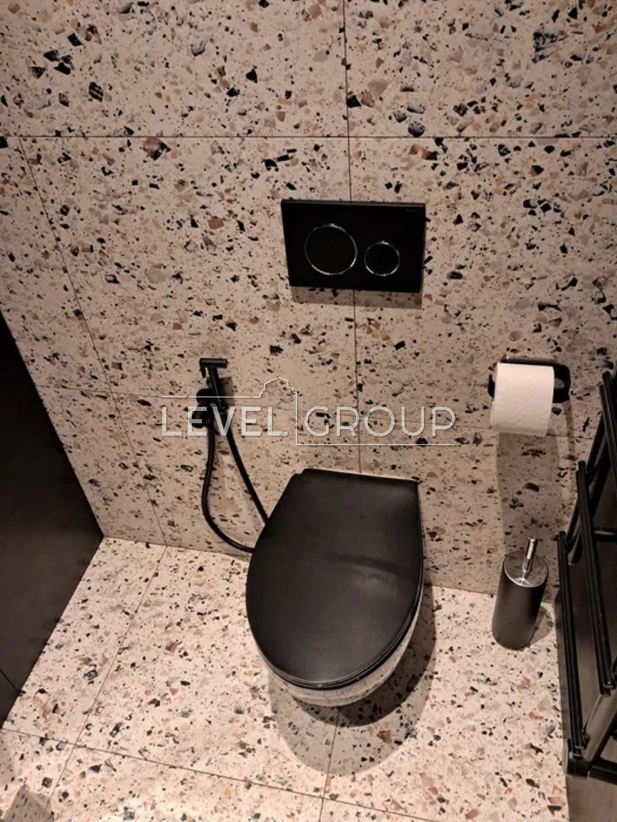 Андрія Верхогляда вул. (Михайла Драгомірова), 5