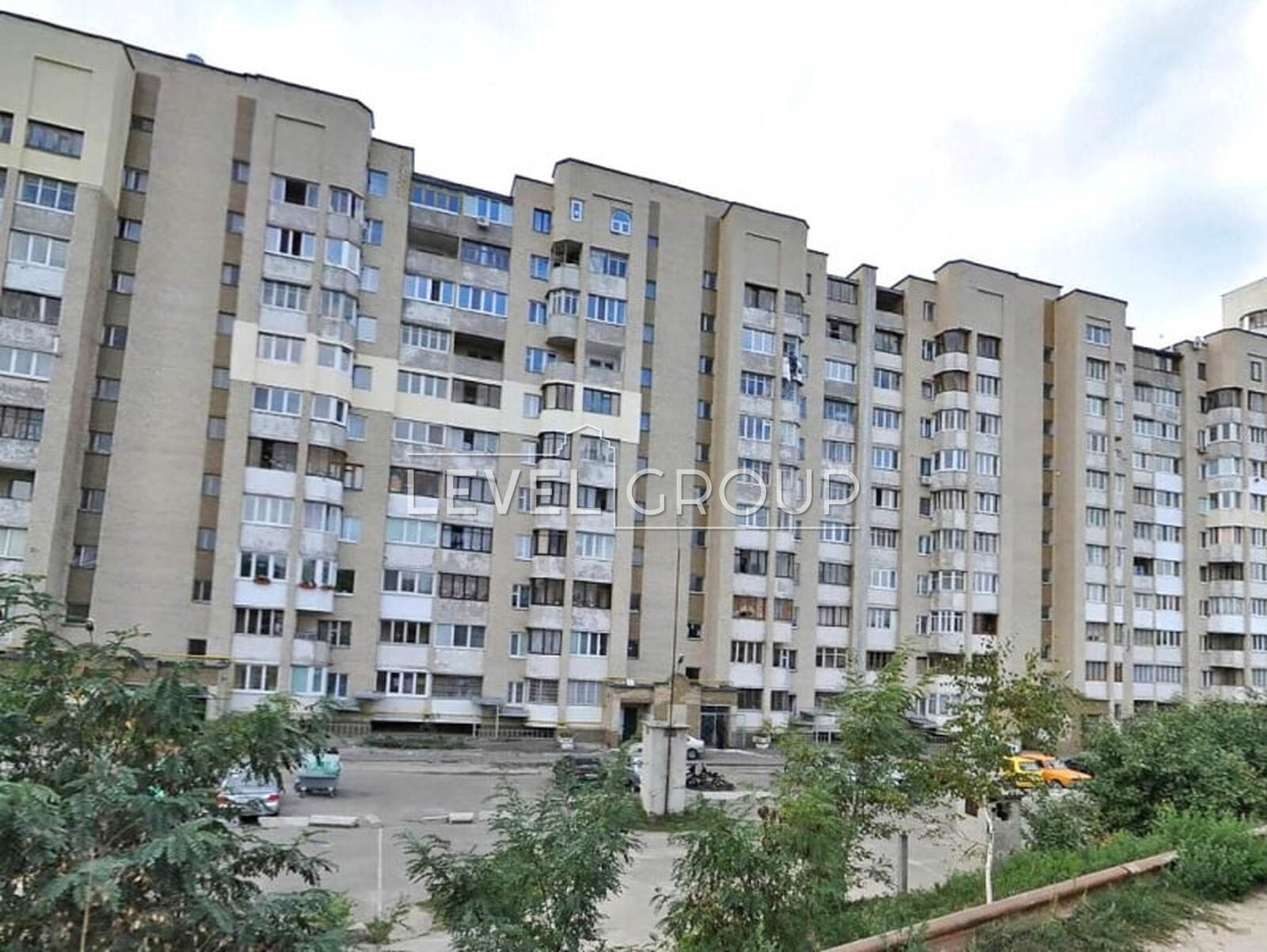 Миколи Ушакова вул., 34