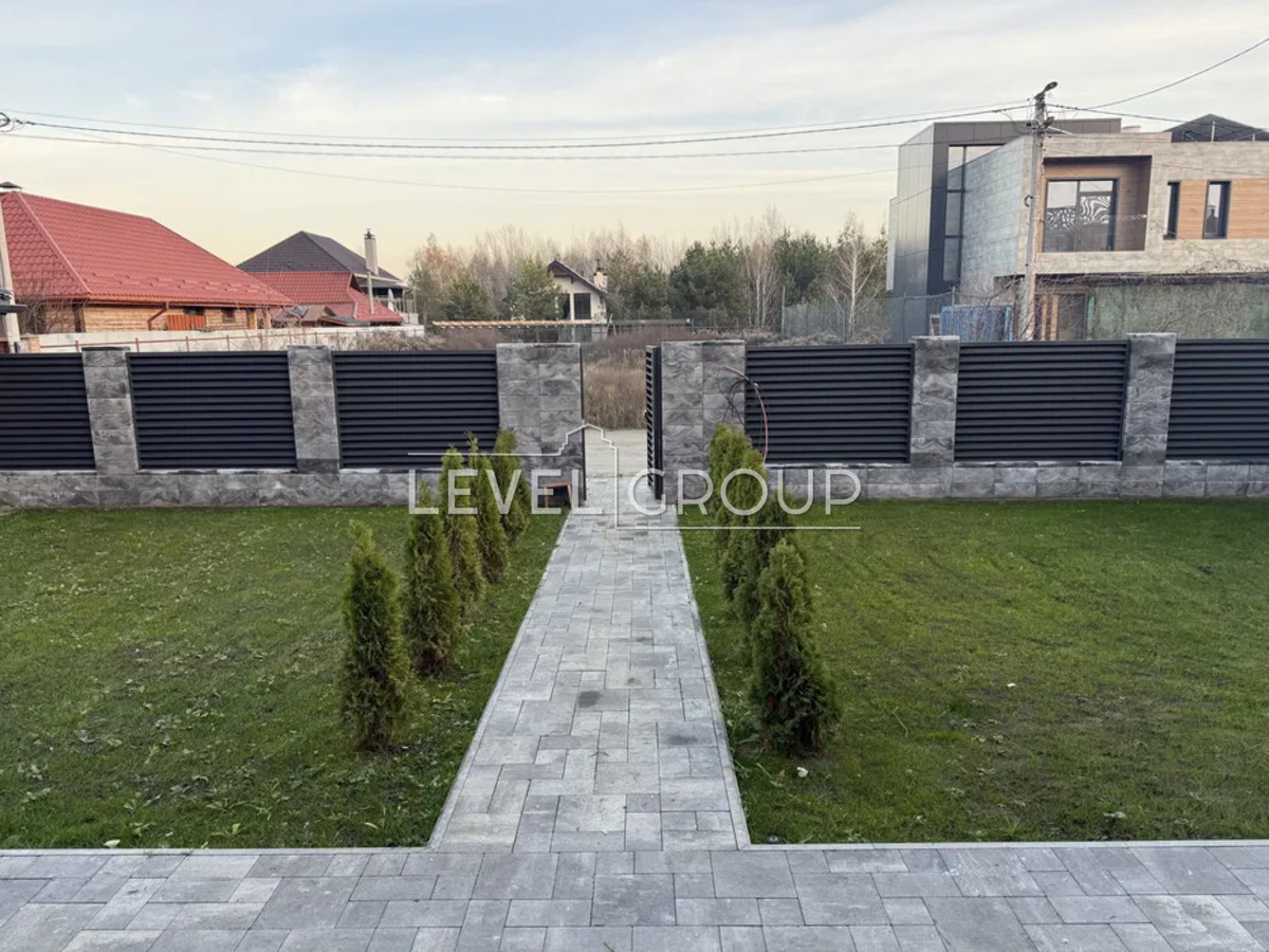 Грушевського вул., 5