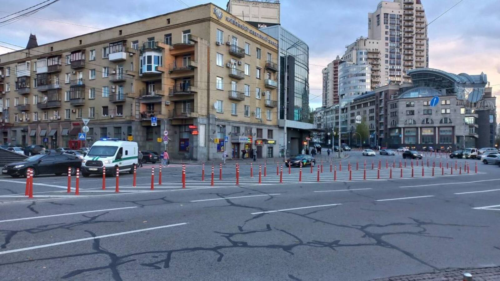 Olesya Honchara St., 79