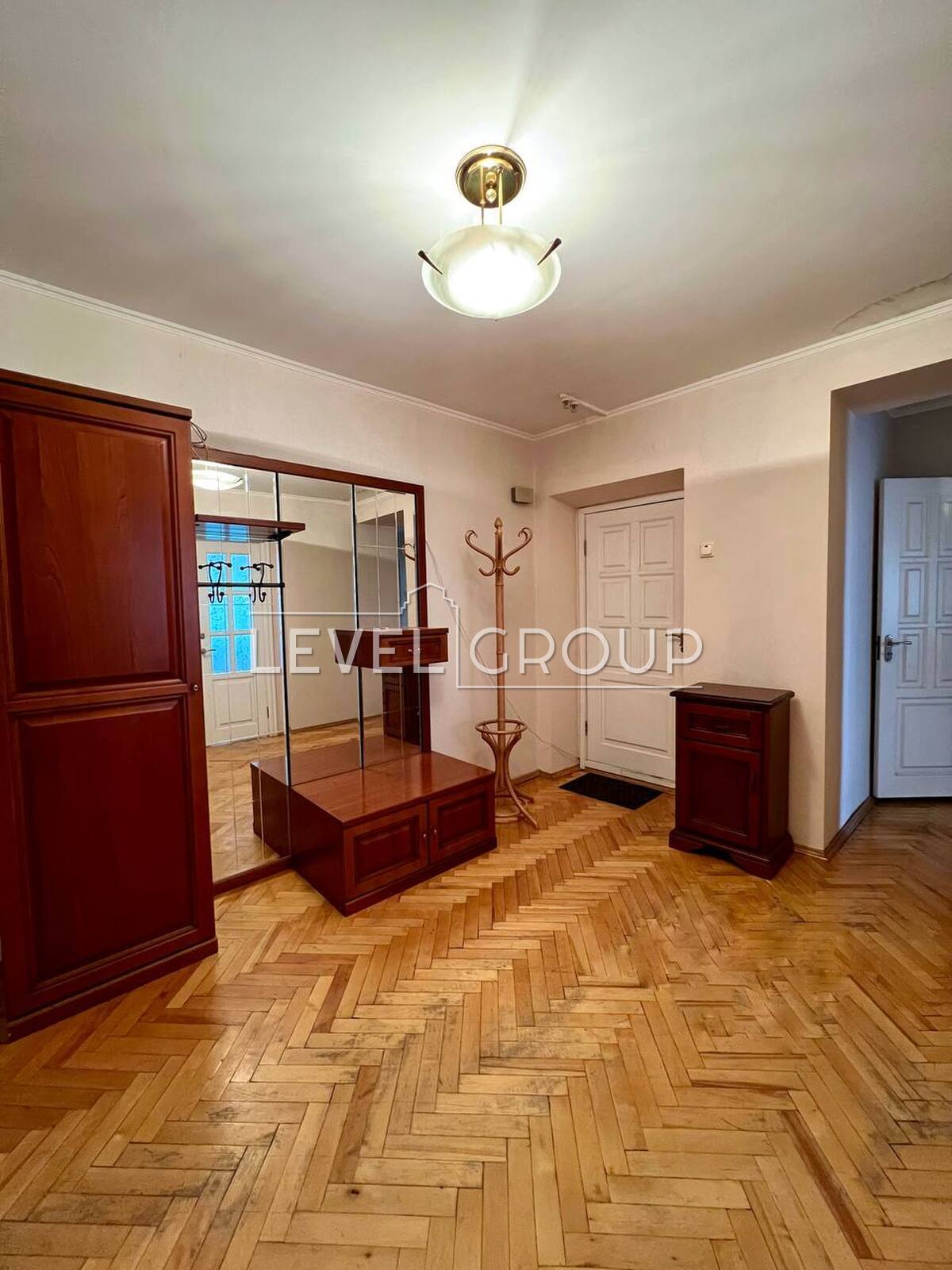 Sribnokilska St., 20