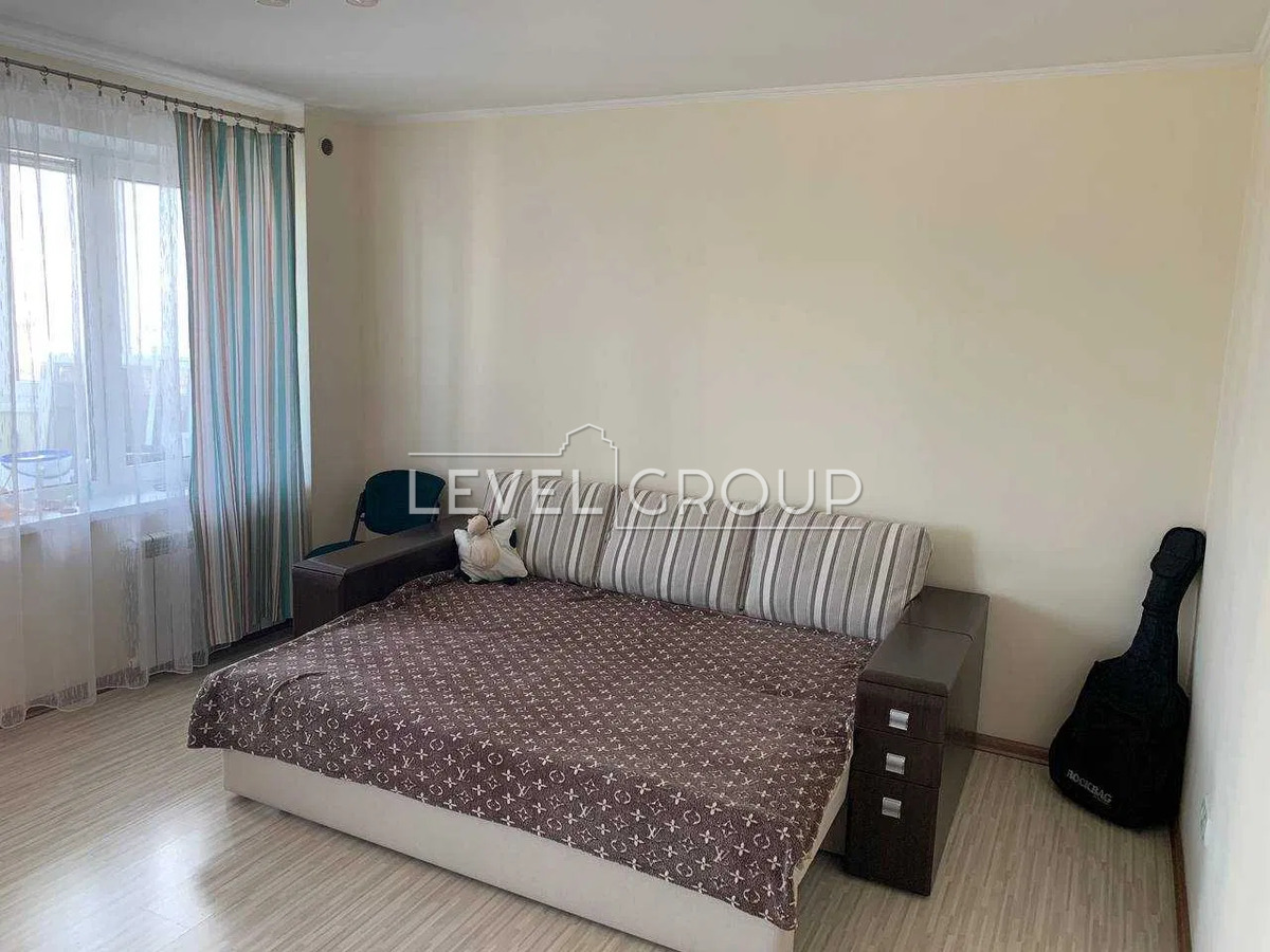 Honore de Balzac St., 4A