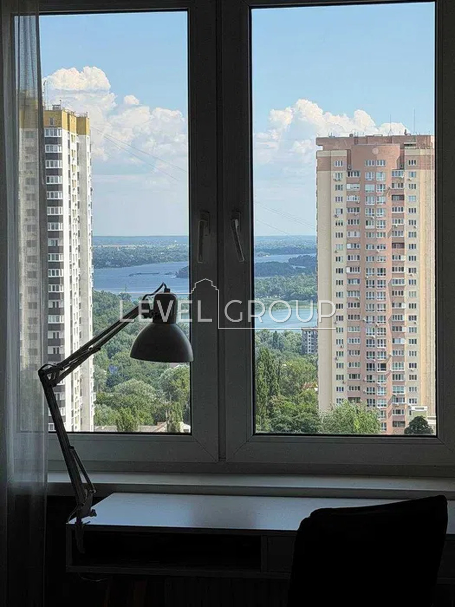 Науки просп., 55