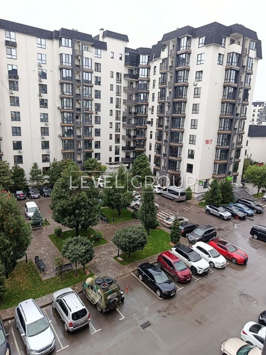 Heroes of the Heavenly Hundred Avenue, 18/9