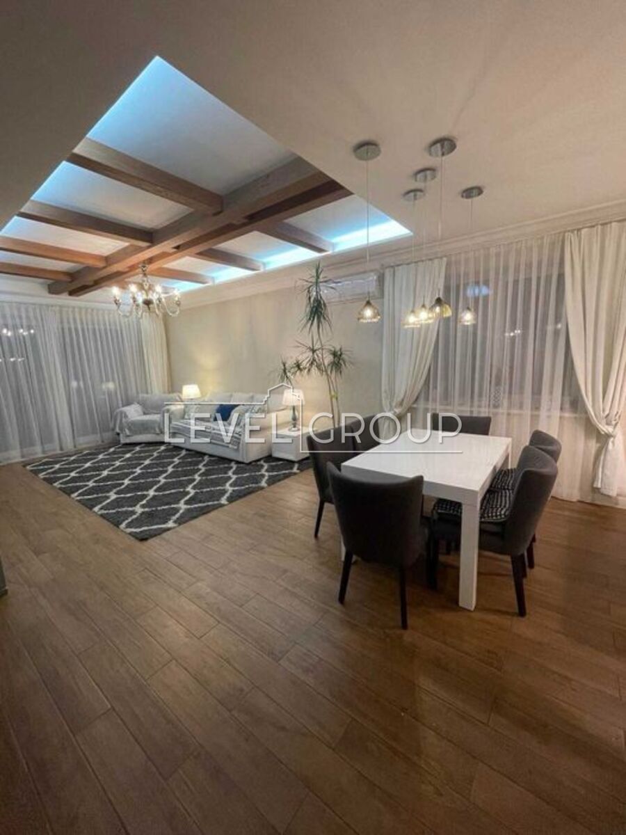 Академіка Кащенка вул., 10