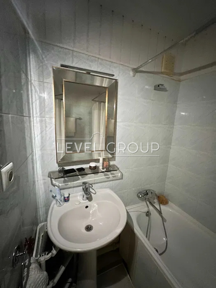 Оболонський просп., 14в