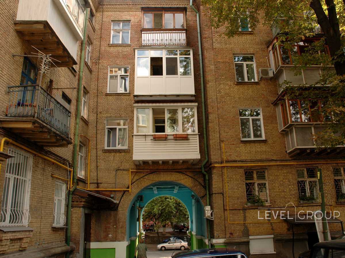 Observatornaya St., 13-15