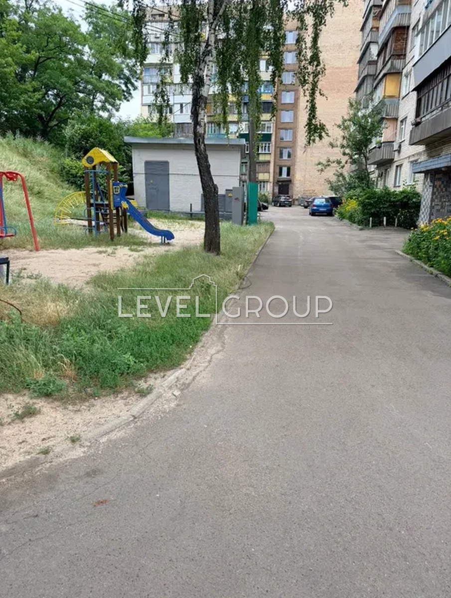 Syretska St., 42/44