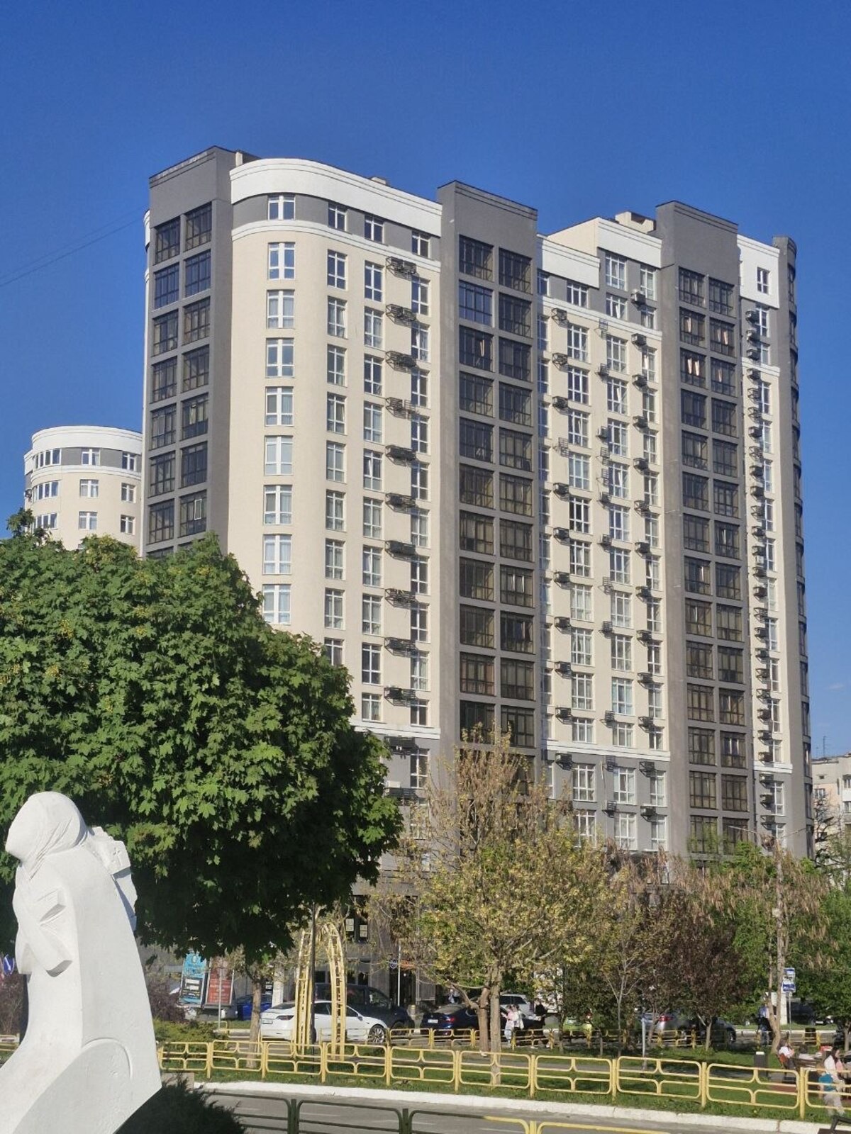 Шкільна, 73В