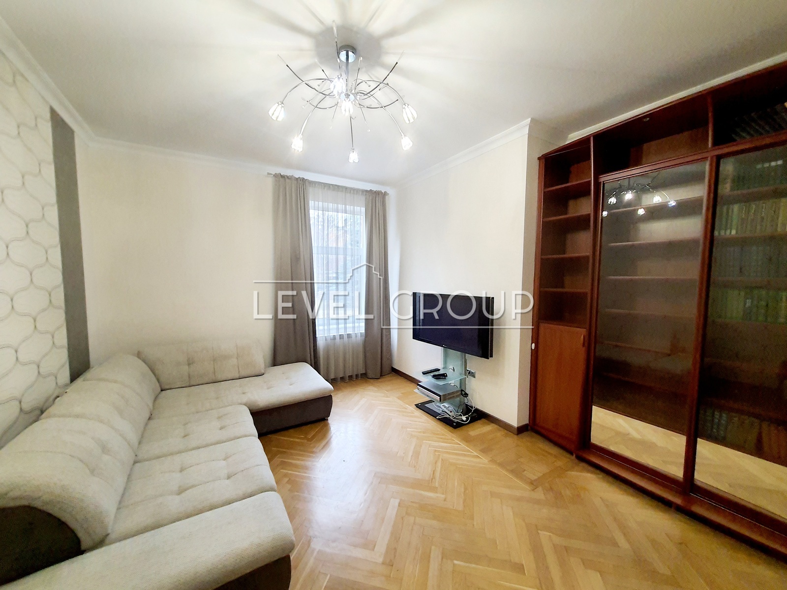 Соловяненка, 125