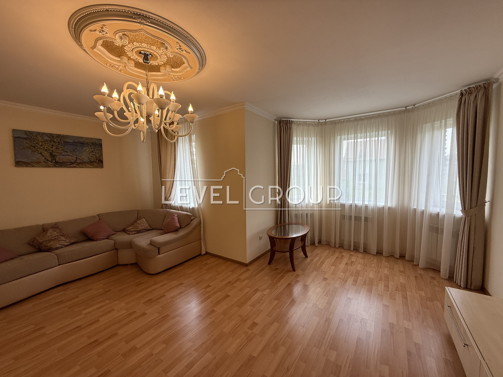 Миколаївська, 37