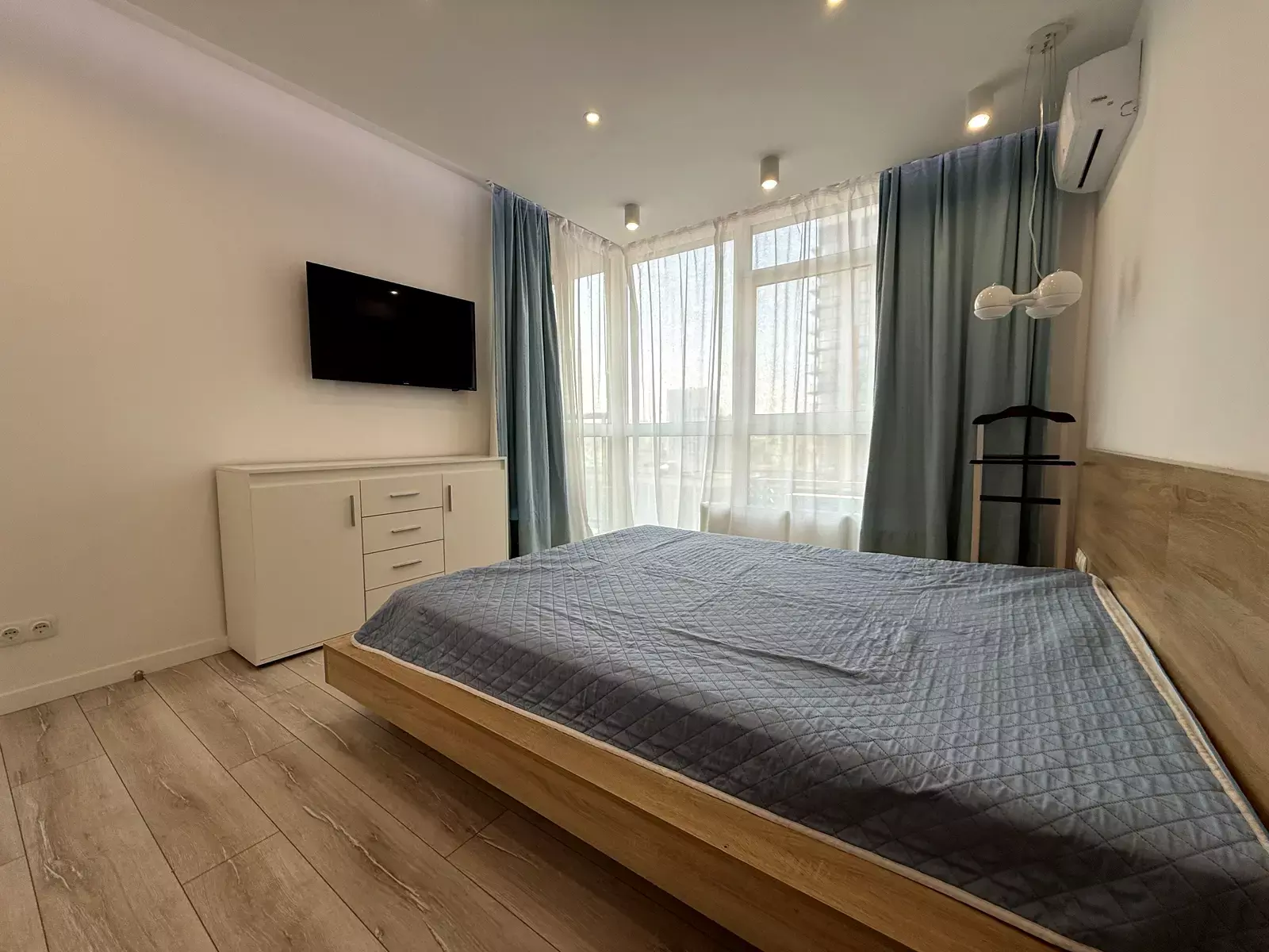 Предславинська вул., 55а