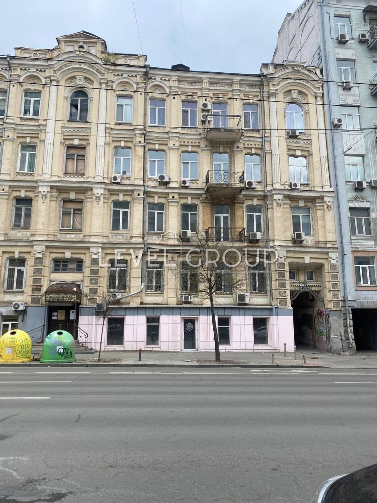 Саксаганського вул., 28