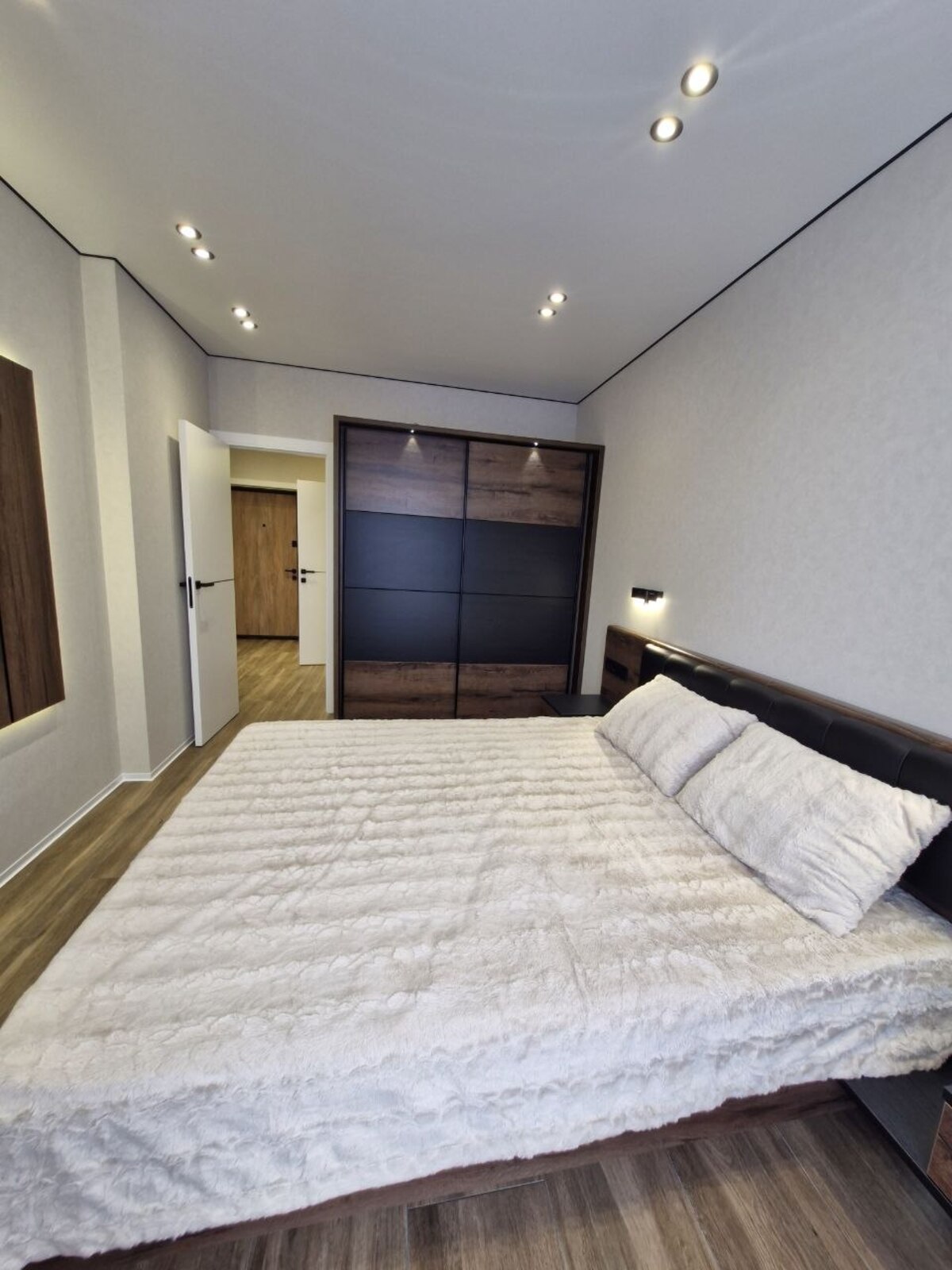 Oleksandra Olesia St., 17a