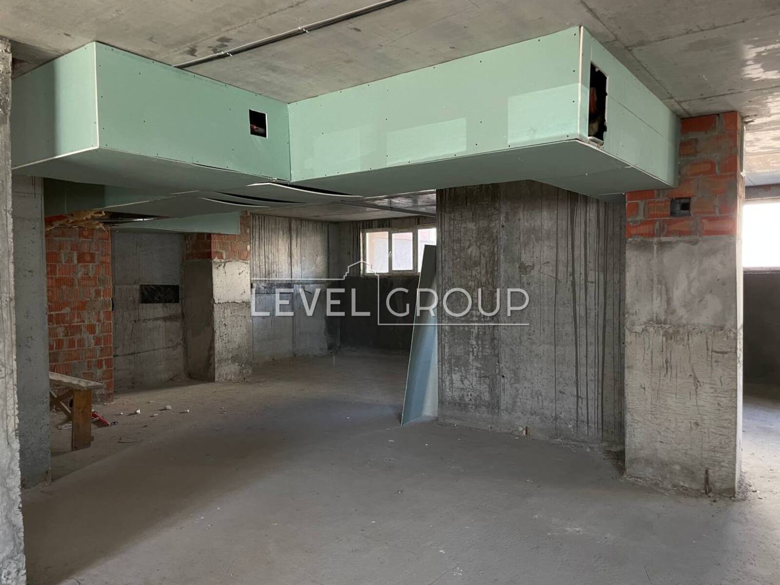 вул. Першотравнева, 23