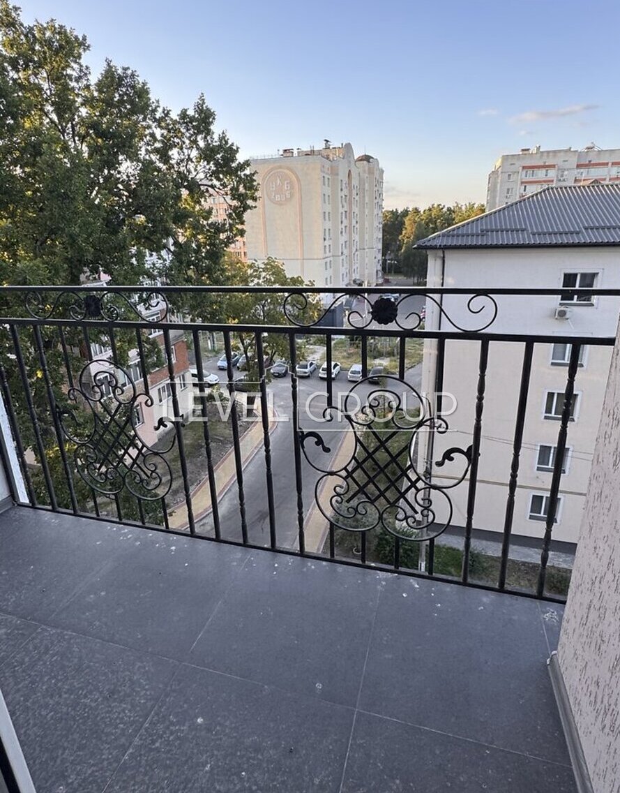 Нове Шосе вул., 8