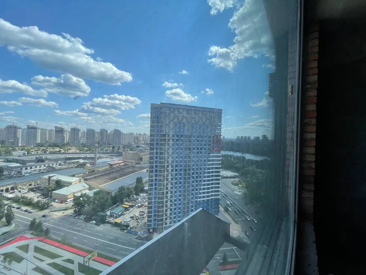Причальна вул., 12