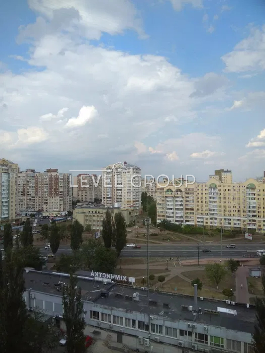 Володимира Івасюка просп. (Героїв Сталінграда), 27а