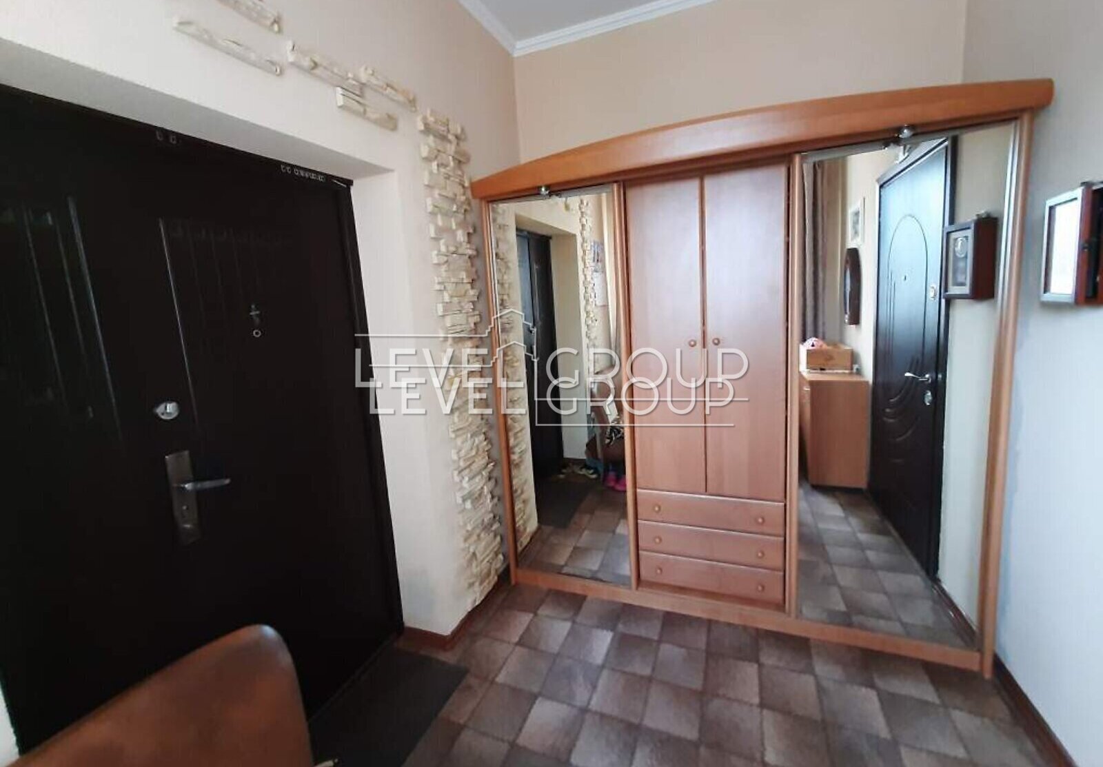 Zoryana St., 1