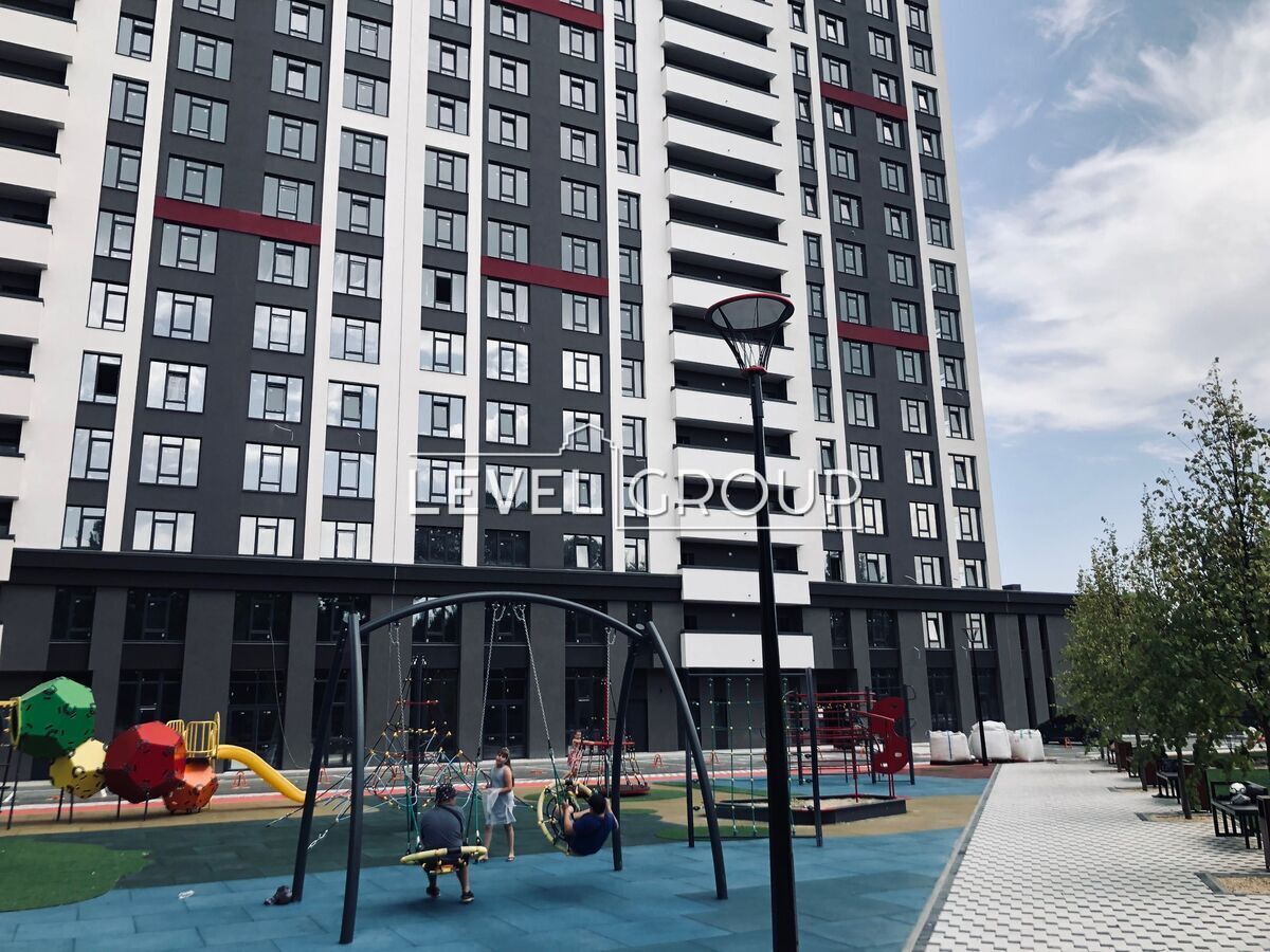 Любомира Гузара просп. (Космонавта Комарова), 15в