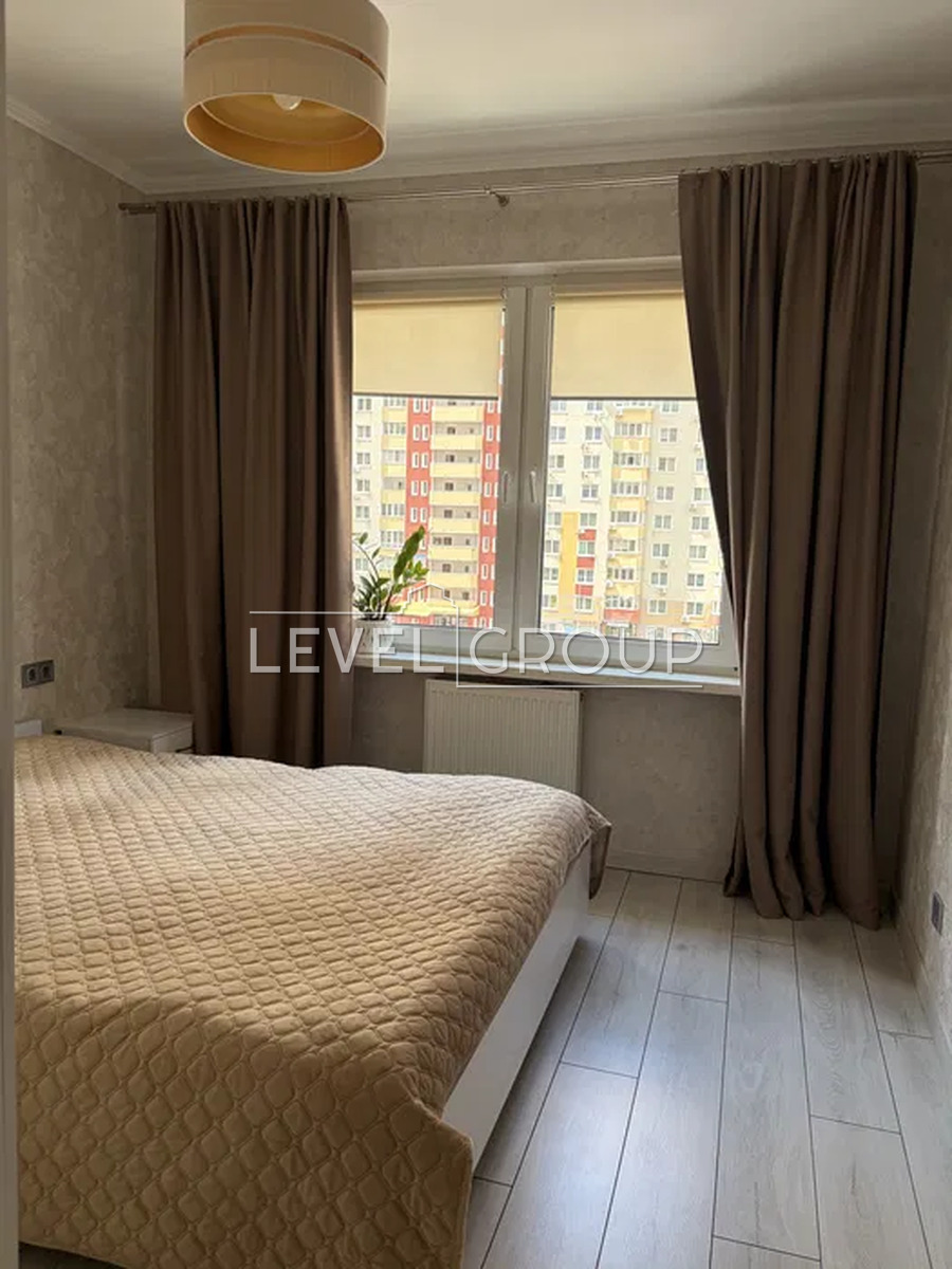 Бориса Гмирі вул., 16а