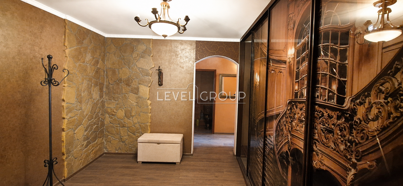 Petro Hryhorenko Ave., 18A