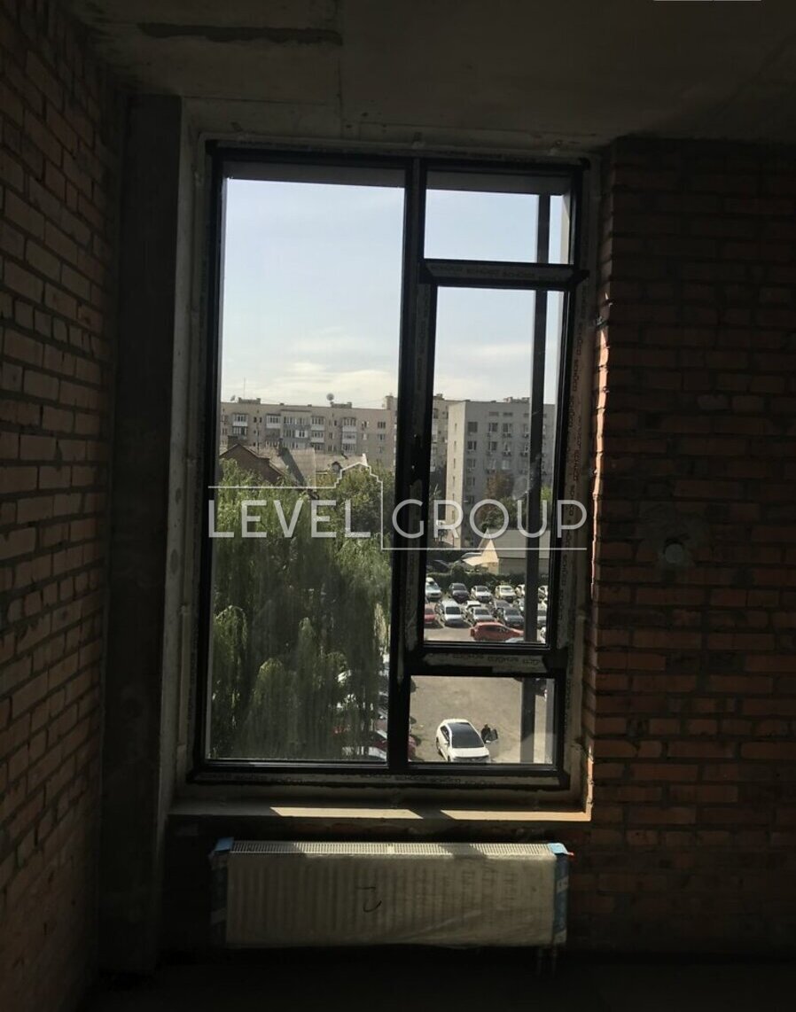 Василя Тютюнника вул. (Анрі Барбюса), 43