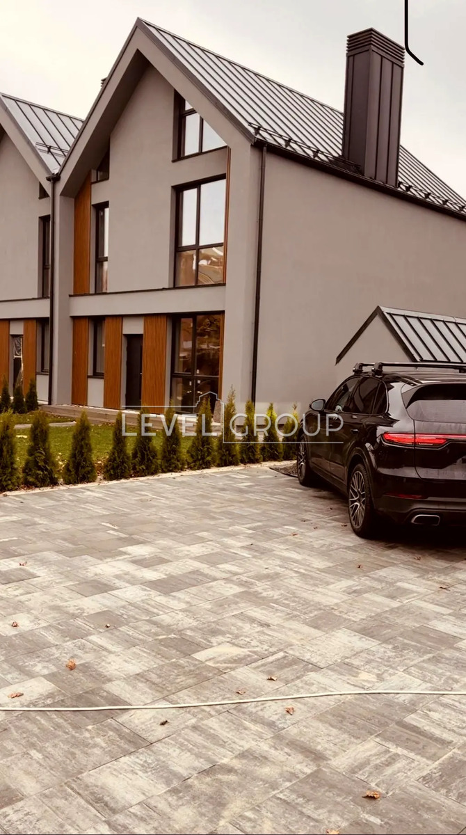 Yevhen Paton St., 15