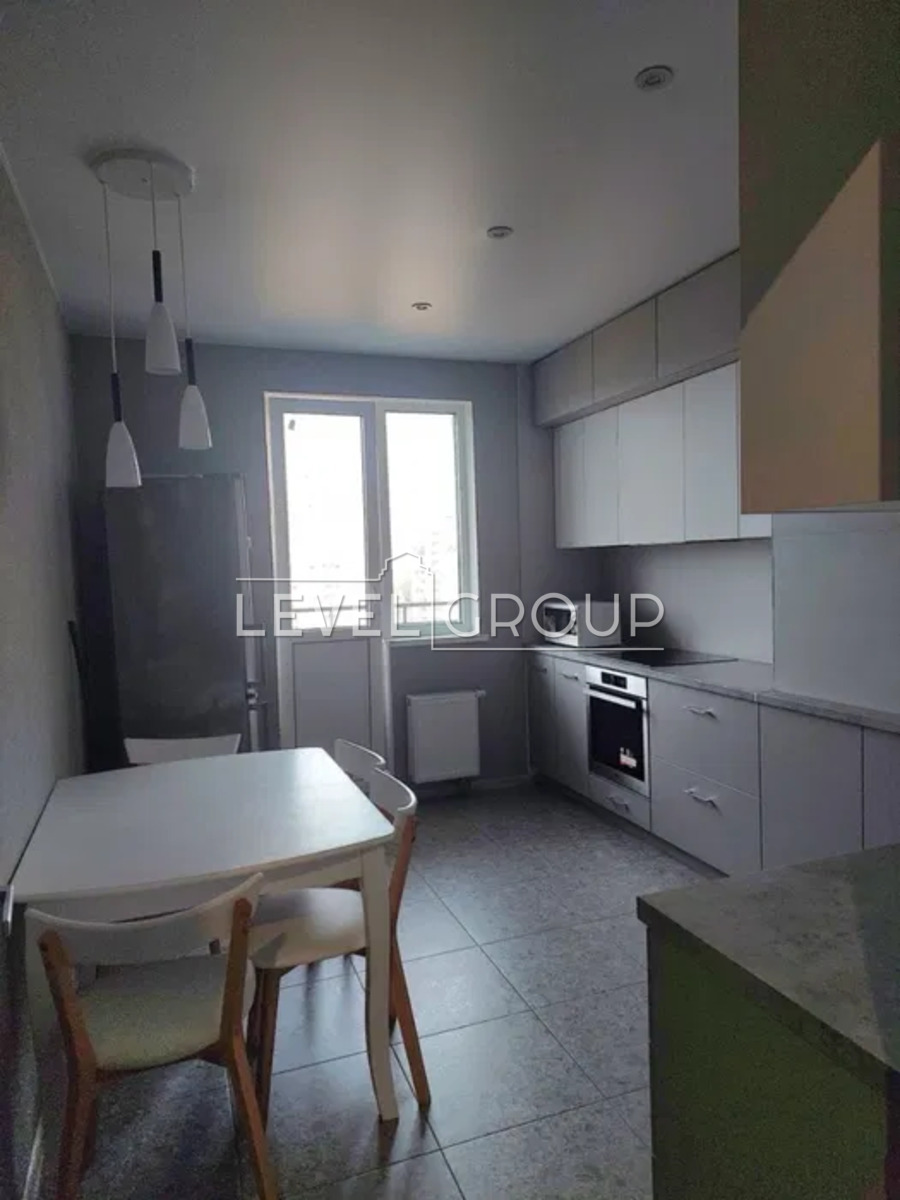 Symona Petliura St., 21b