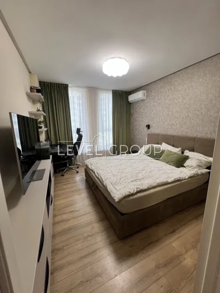 Берестейський просп. (Перемоги), 67а