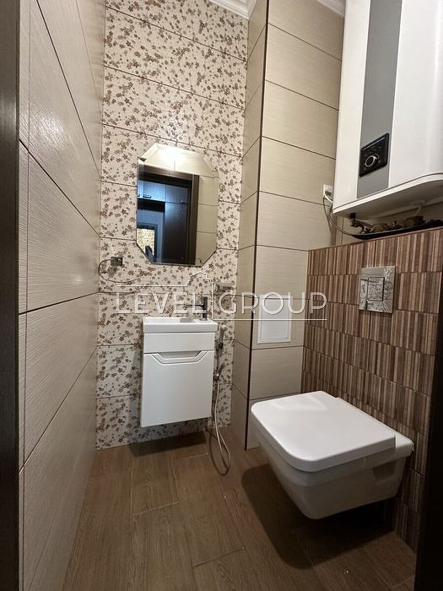 Драгоманова вул., 40ж