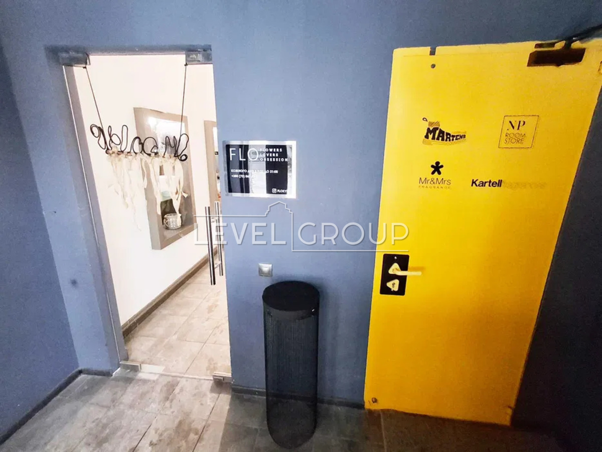 Воздвиженська вул., 48