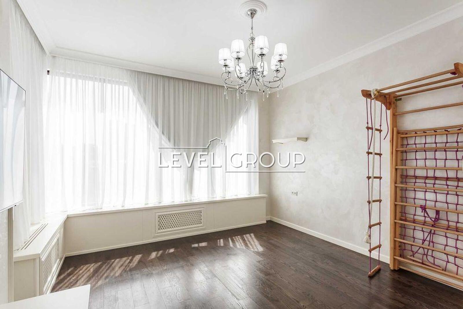 Євгена Коновальця вул. (Щорса), 26а