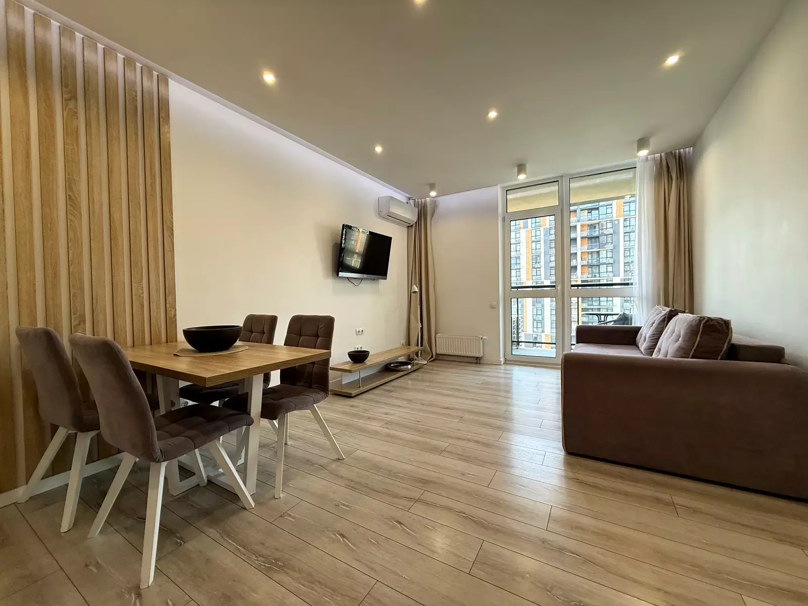 Предславинська вул., 55а