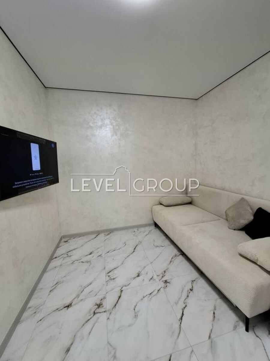 Святошинська, 56