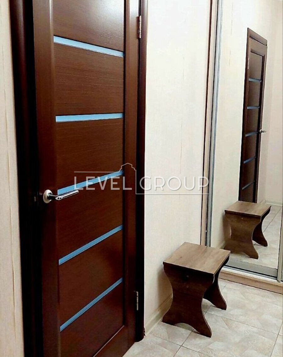 name_en