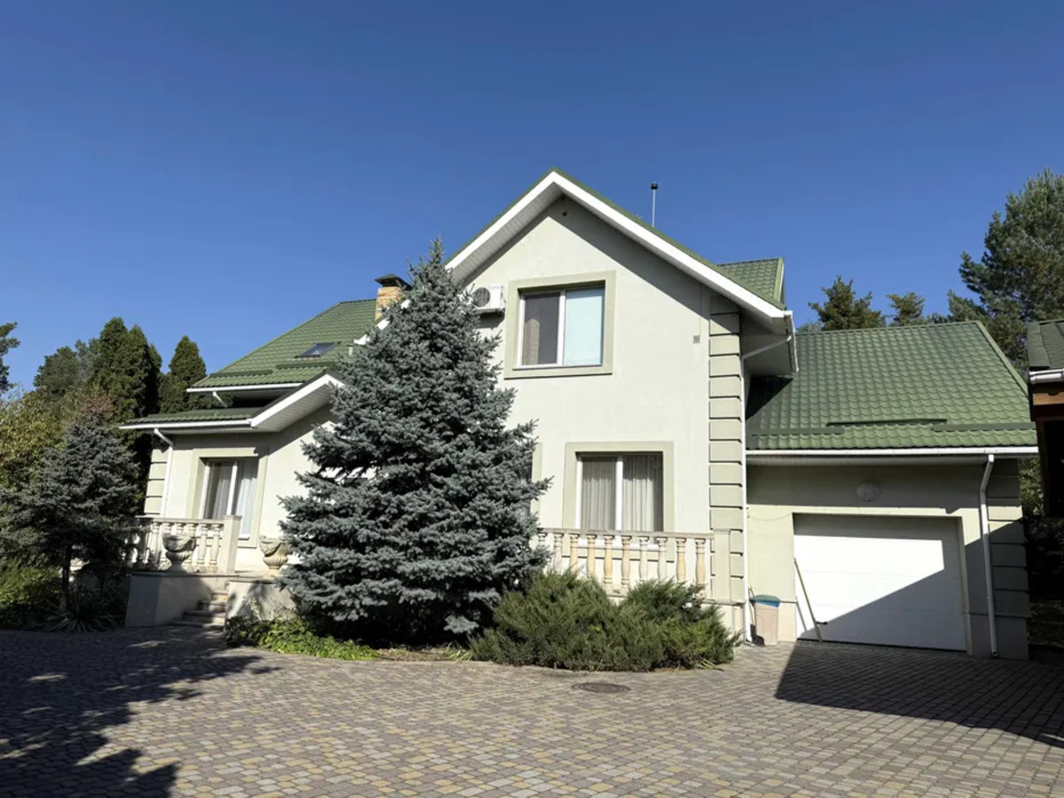 Київська, 12