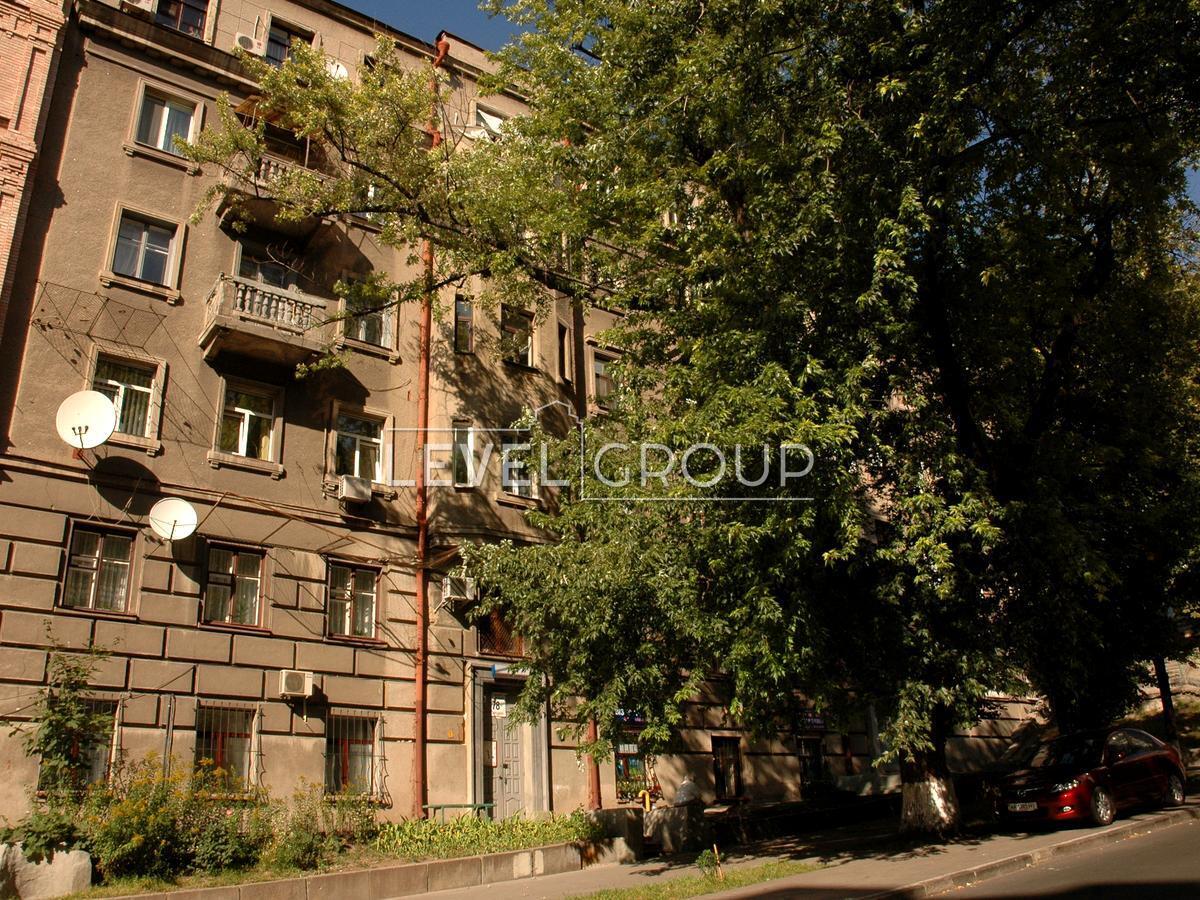 Богдана Хмельницького вул., 78