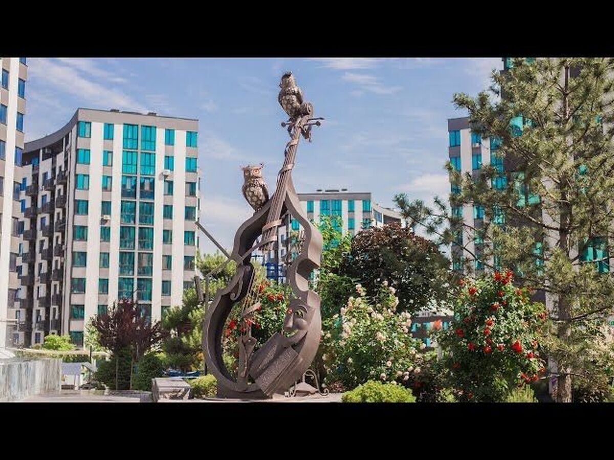 проспект Героїв Небесної Сотні, 16/10