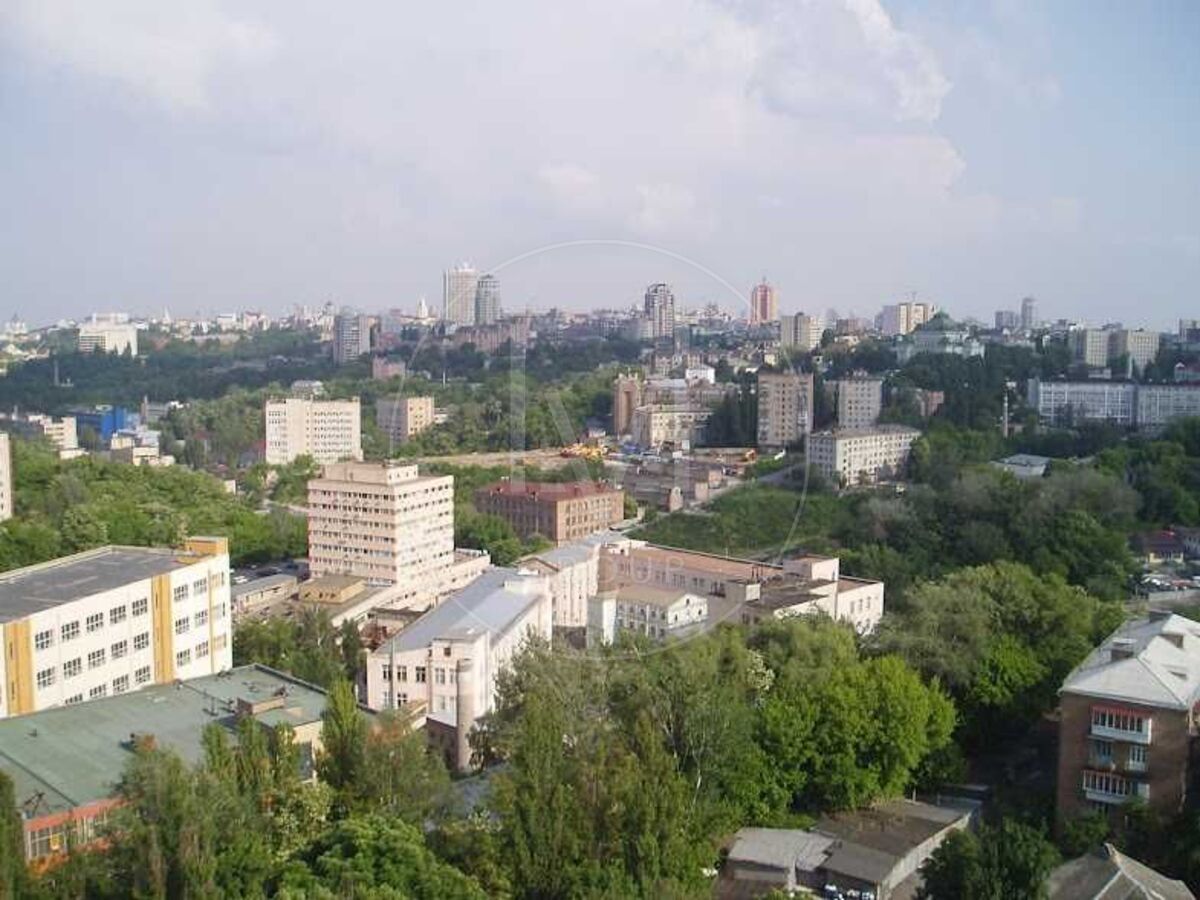 Підгірна вул., 12