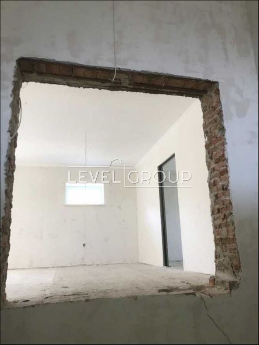 Yarova St., 73