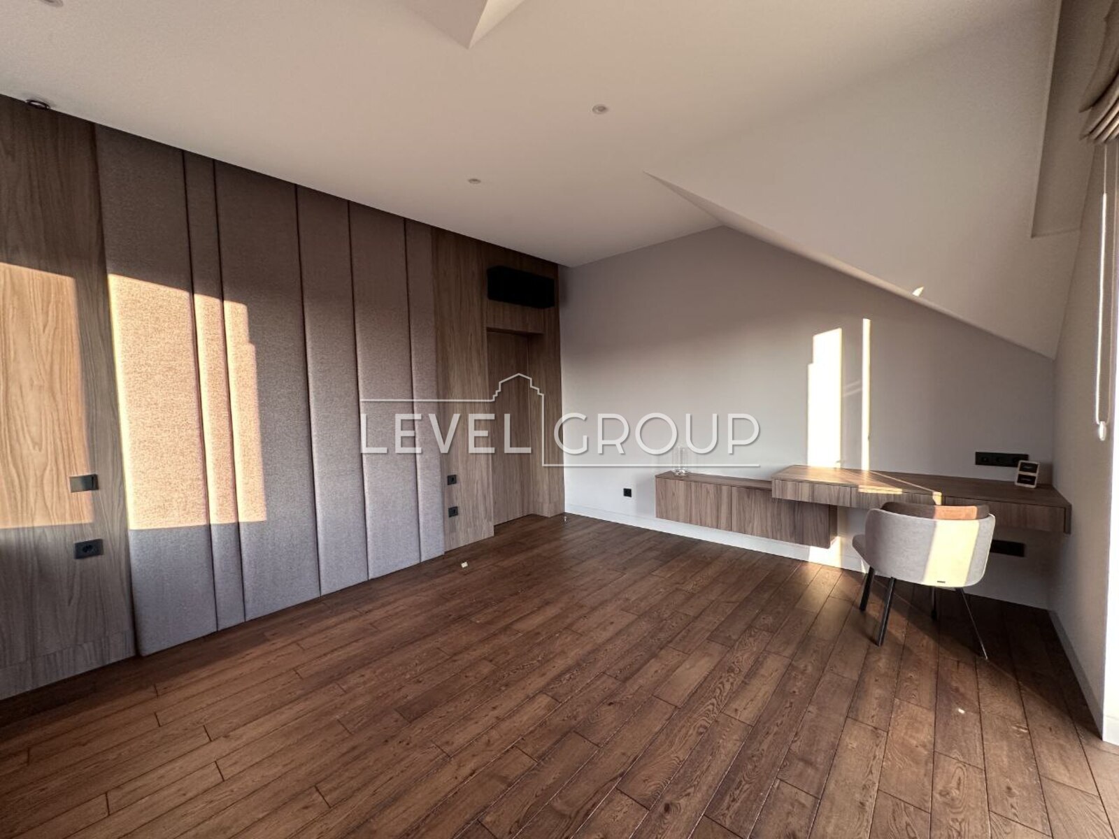 Узліссівська, 10