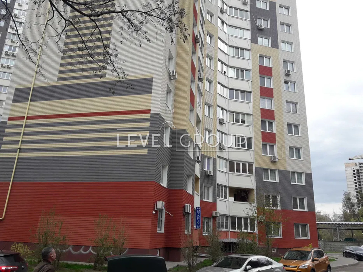 Yulia Zdanovskaya St. (Mykhaila Lomonosova)