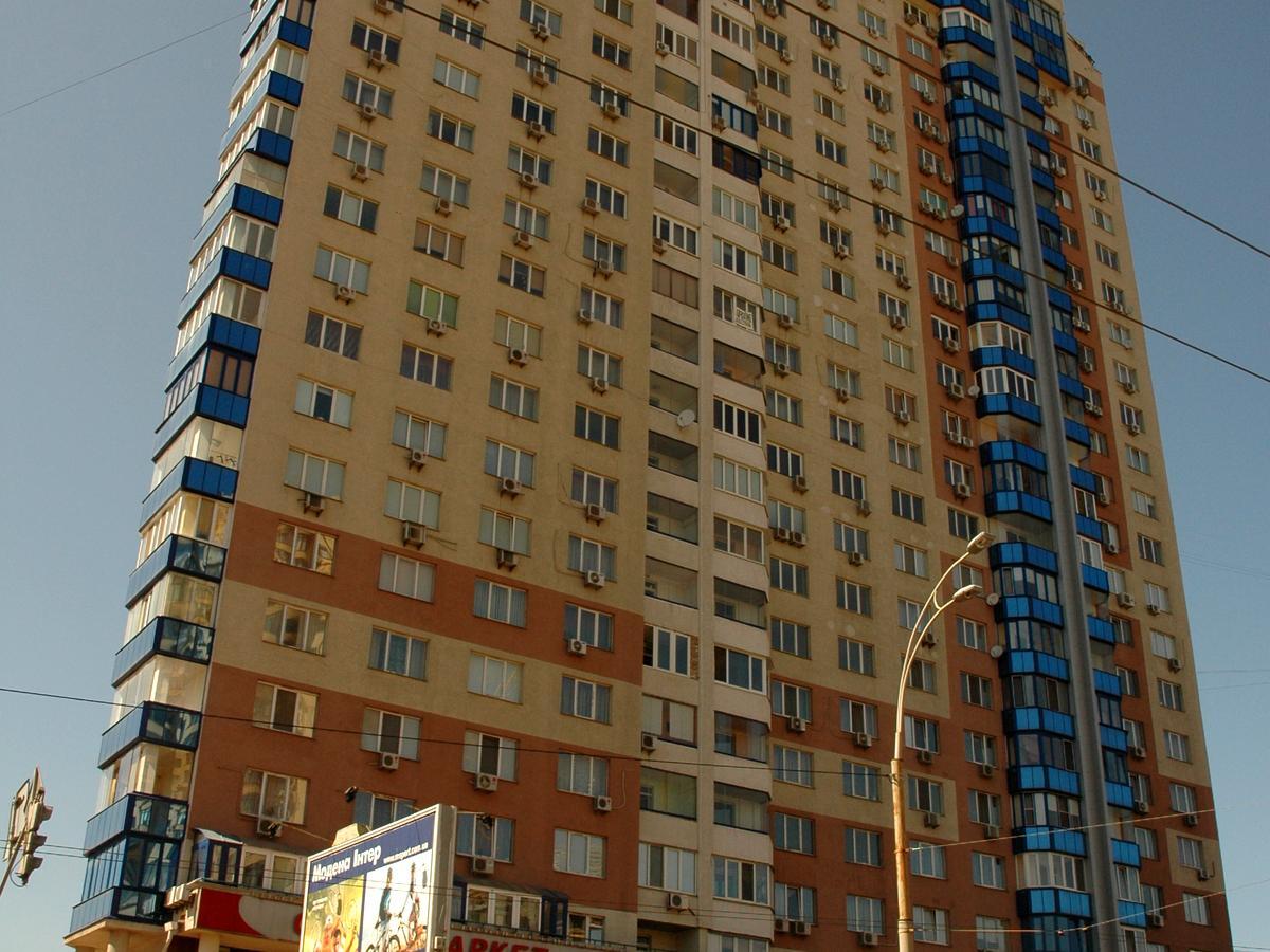 Вячеслава Чорновола вул., 20