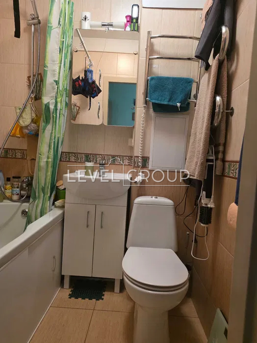 Европейського Союзу просп. (Правди), 80б